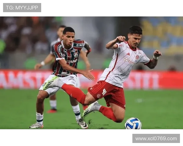 巴拉纳与巴西国际的精彩对决揭示足球战术与团队合作的魅力