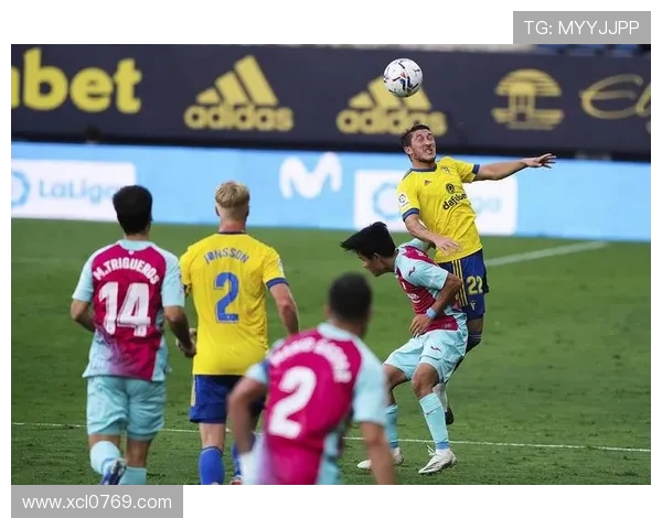 红星队与勒阿弗尔队激战正酣争夺胜利的关键时刻即将来临